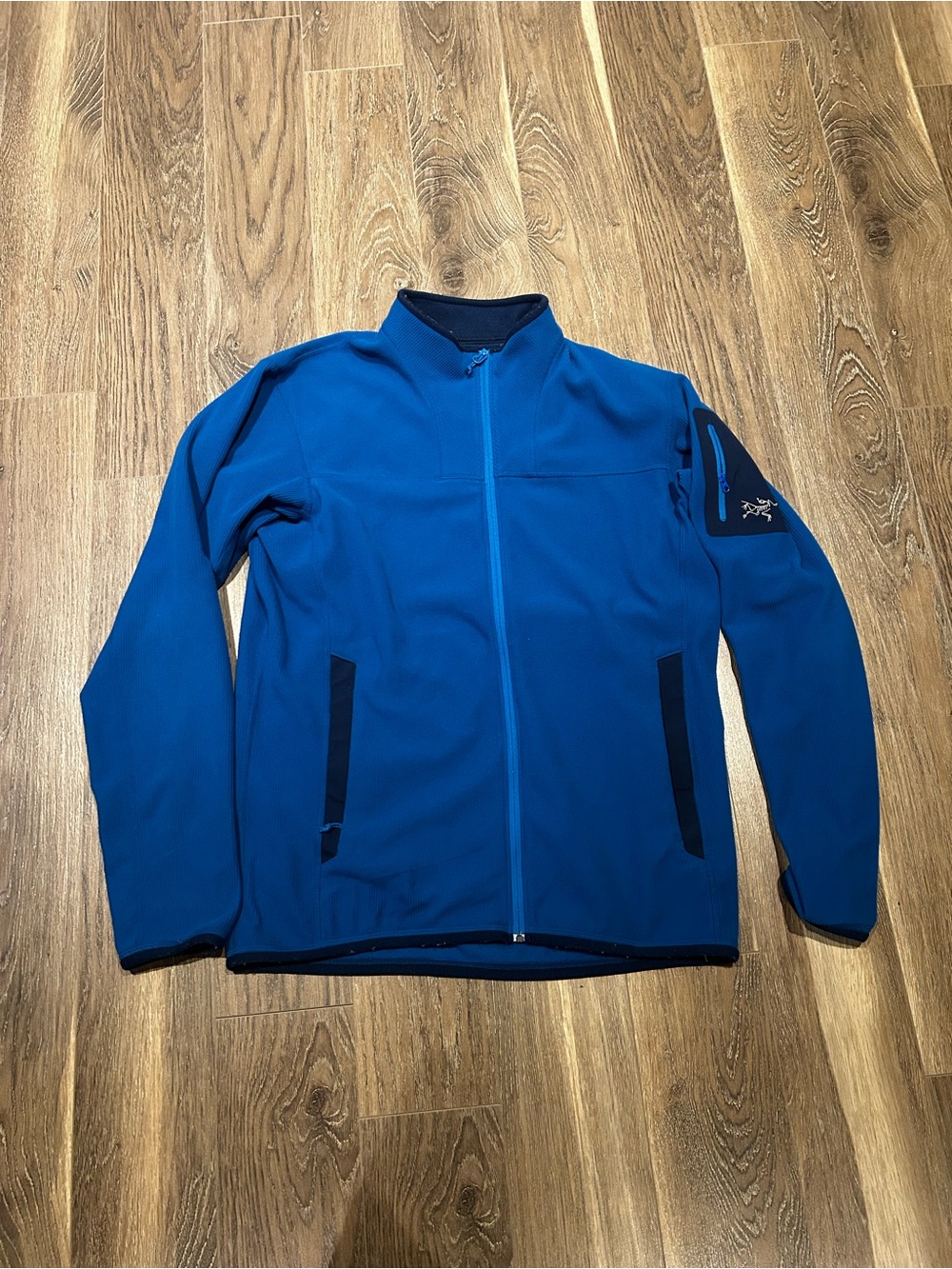 Arc'teryx Men's Blue Lightweight Softshell Jacket